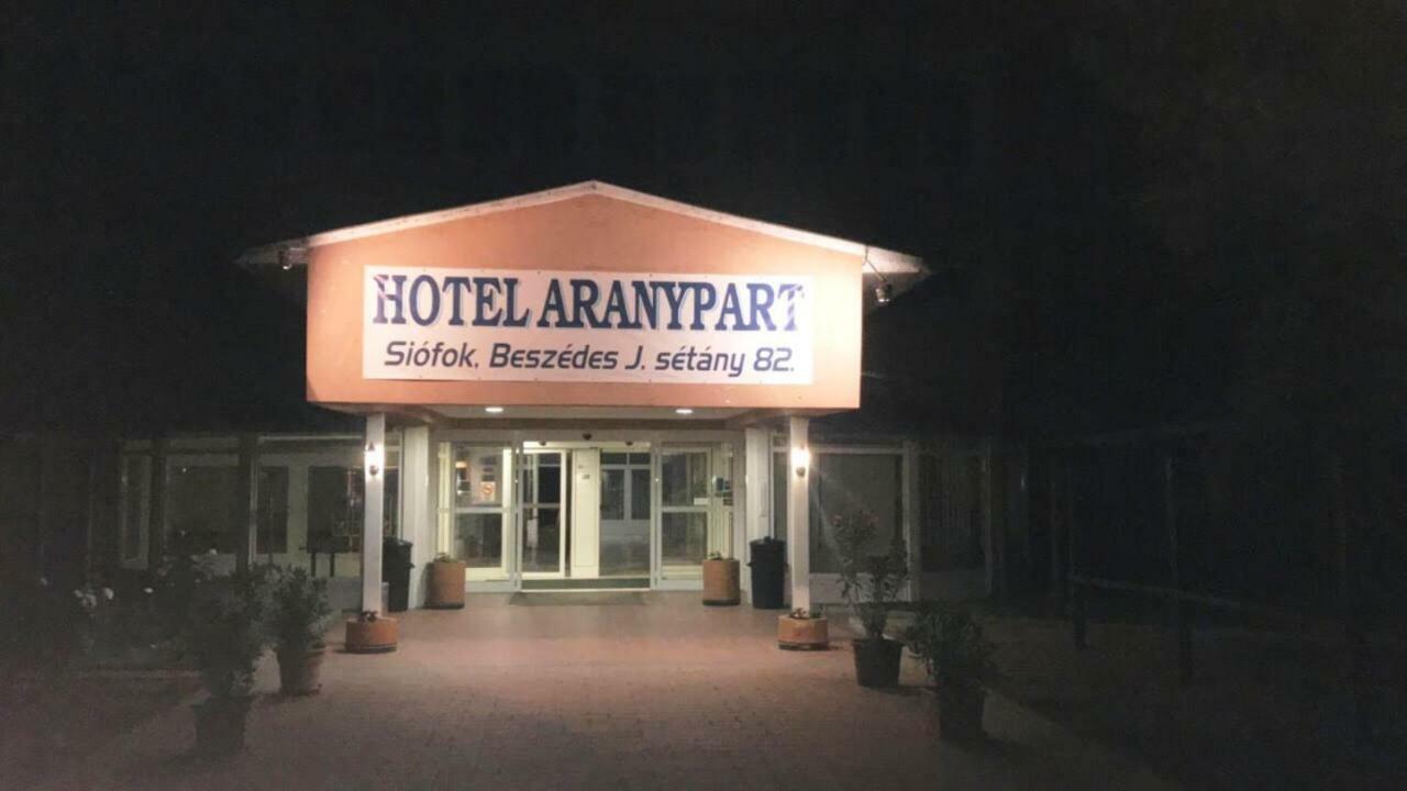 Aranypart Hotel Siófok Exterior foto
