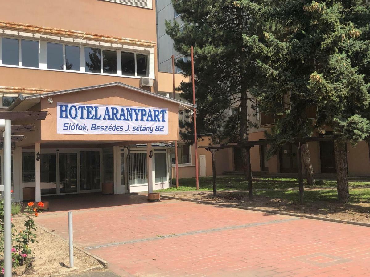 Aranypart Hotel Siófok Exterior foto